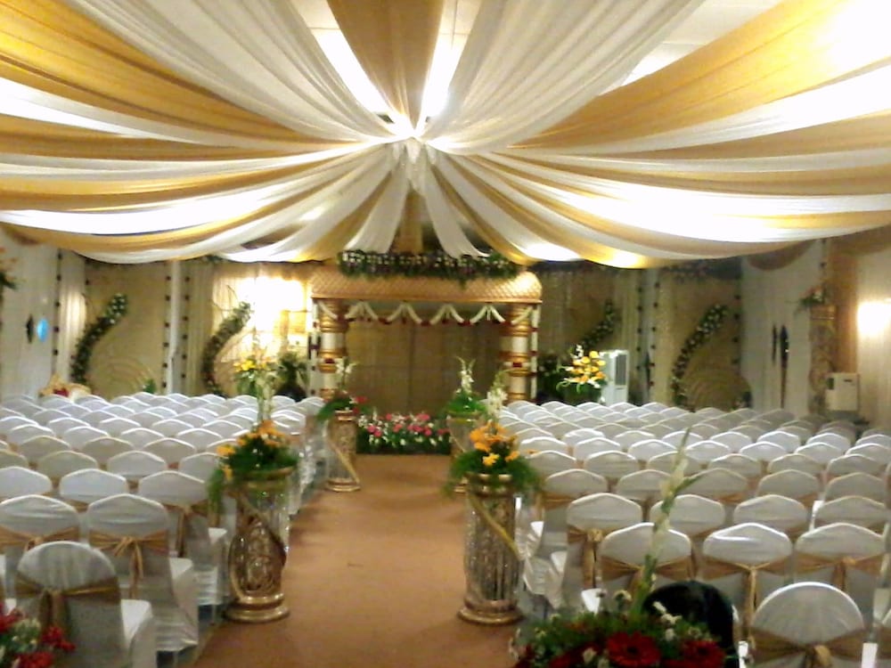 HOTEL RAJ PARK(FORMELY -RAMADA RAJ PARK INN) 8/63