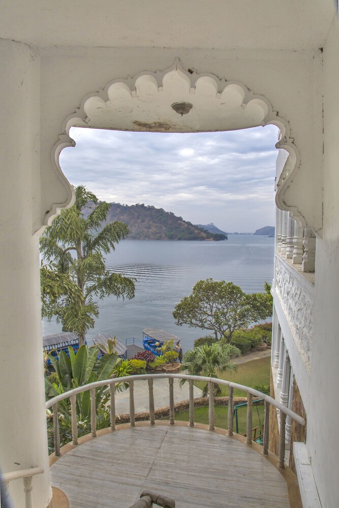 JAISAMAND ISLAND RESORT 64/67