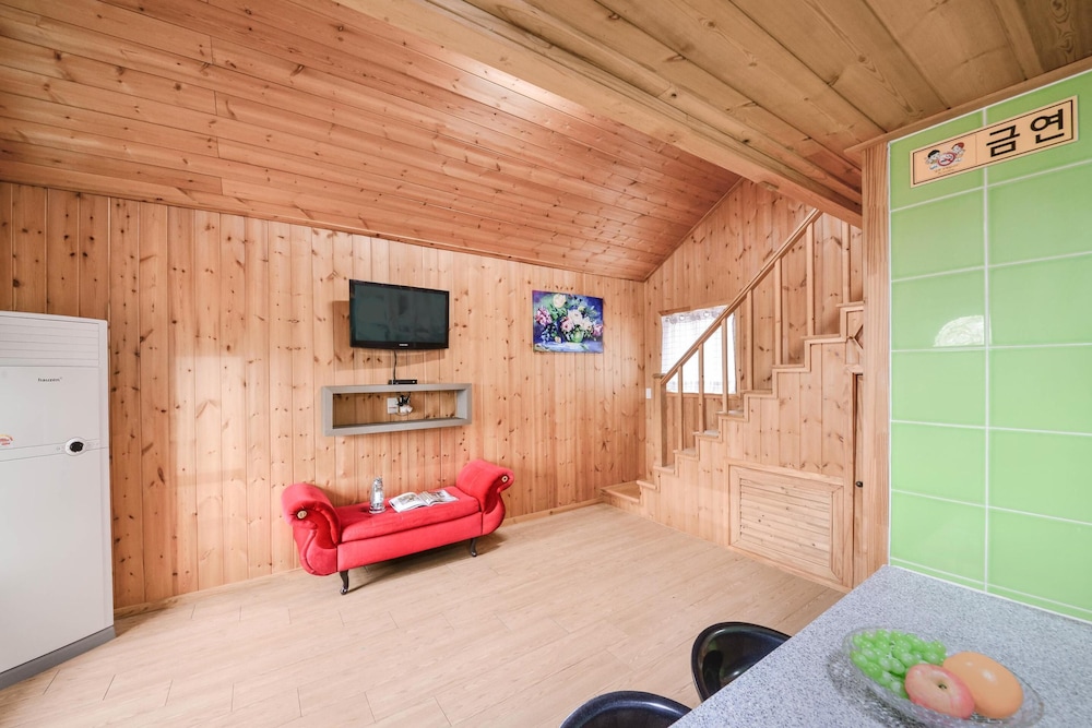 Gapyeong Alum Malu Pension 18/49