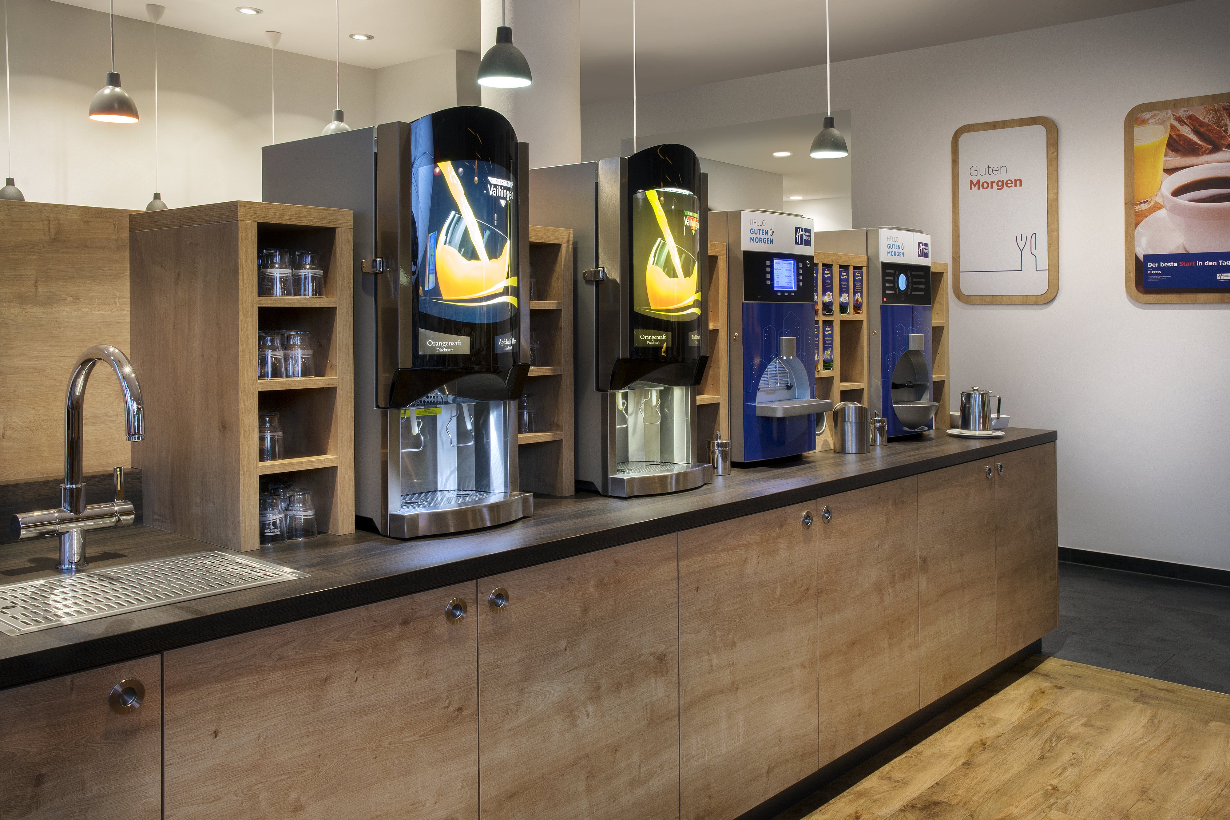 HOLIDAY INN EXPRESS BADEN BADEN 12/53