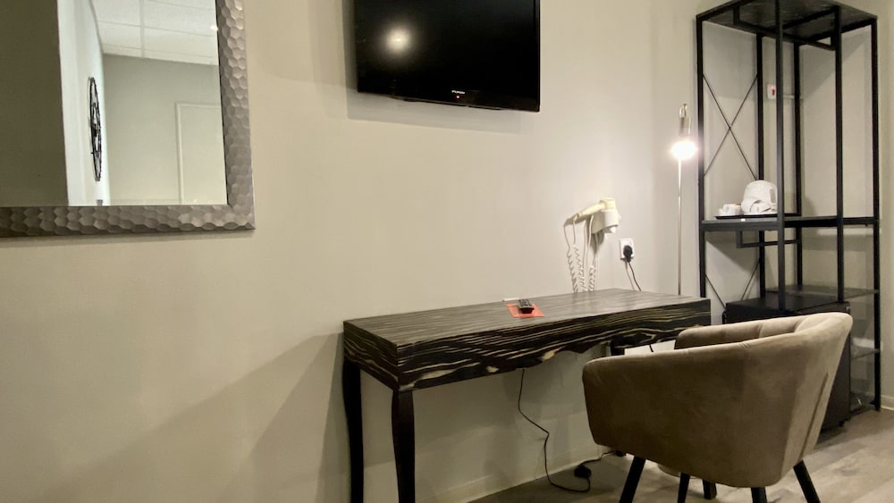 SLIEMA MARINA HOTEL 57/70