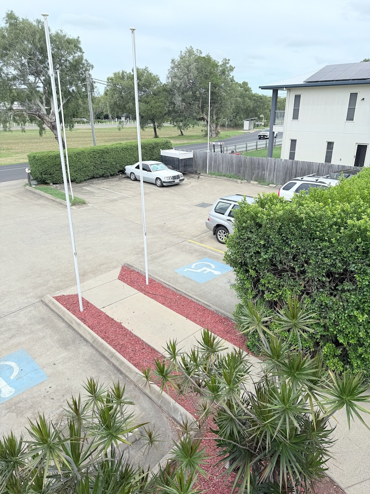 Emu Park Beach Resort 29/63