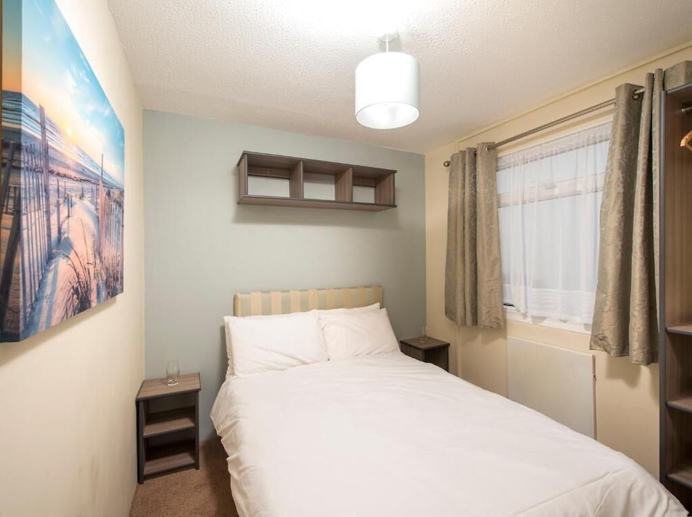 Sandaway Beach Holiday Park 5/50