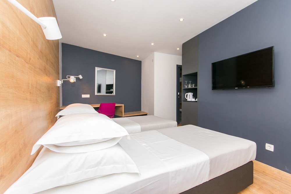 Ora Luxury Rooms 9/44