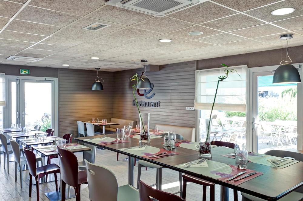 Hotel Campanile Geneve - Aeroport/Palexpo 24/42