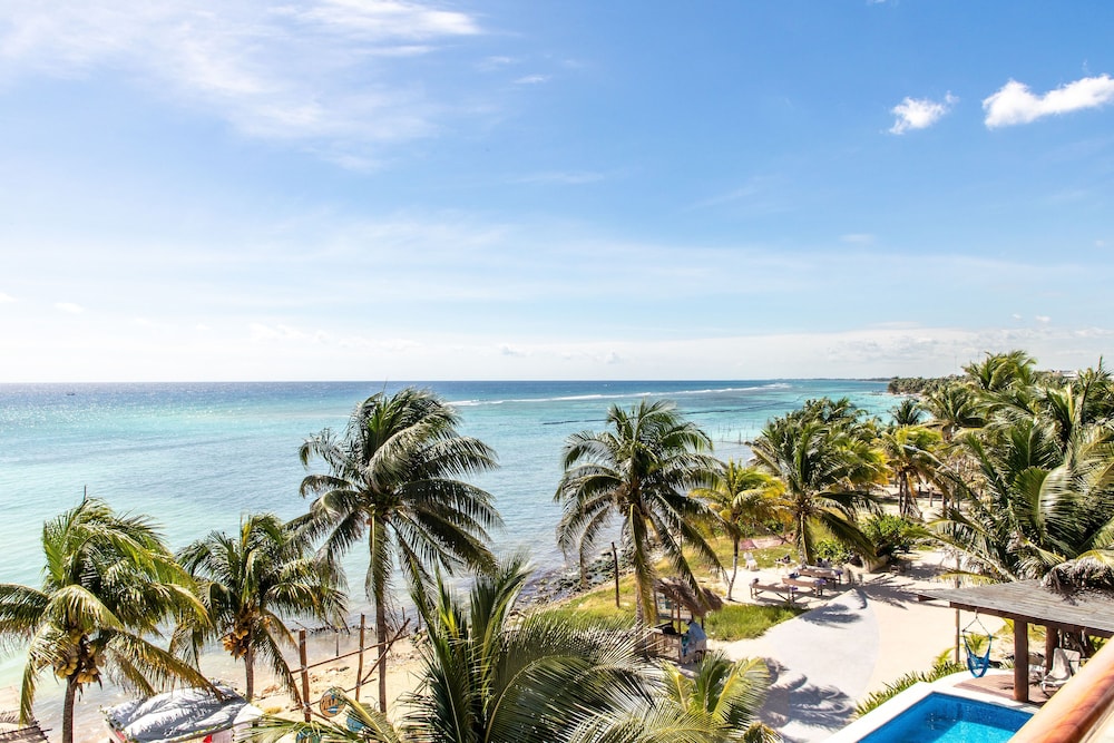 Aqua Star Boutique Hotel and Condos By Koox Luxury Collection 74/80