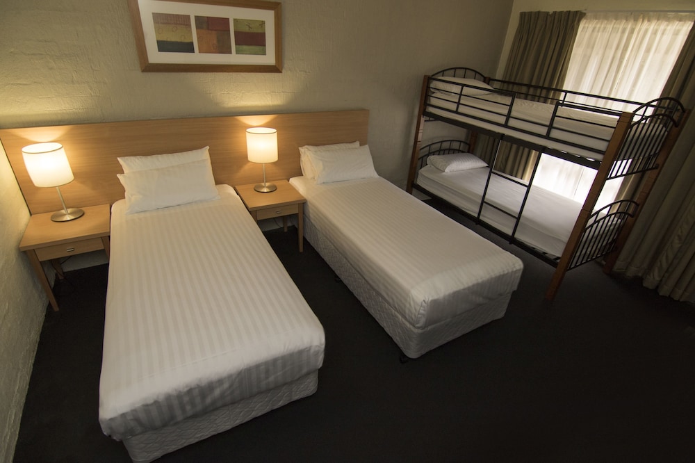 Ibis Styles Canberra Eaglehawk 18/65