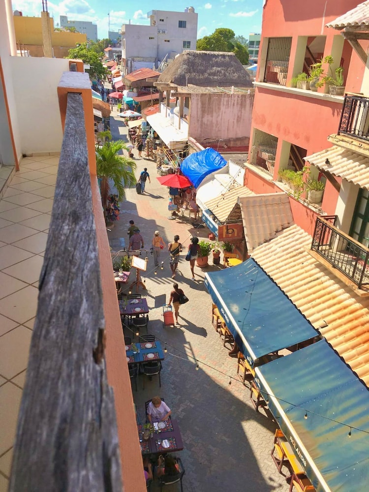 Hotel & Suites Bucaneros, Isla Mujeres 43/48