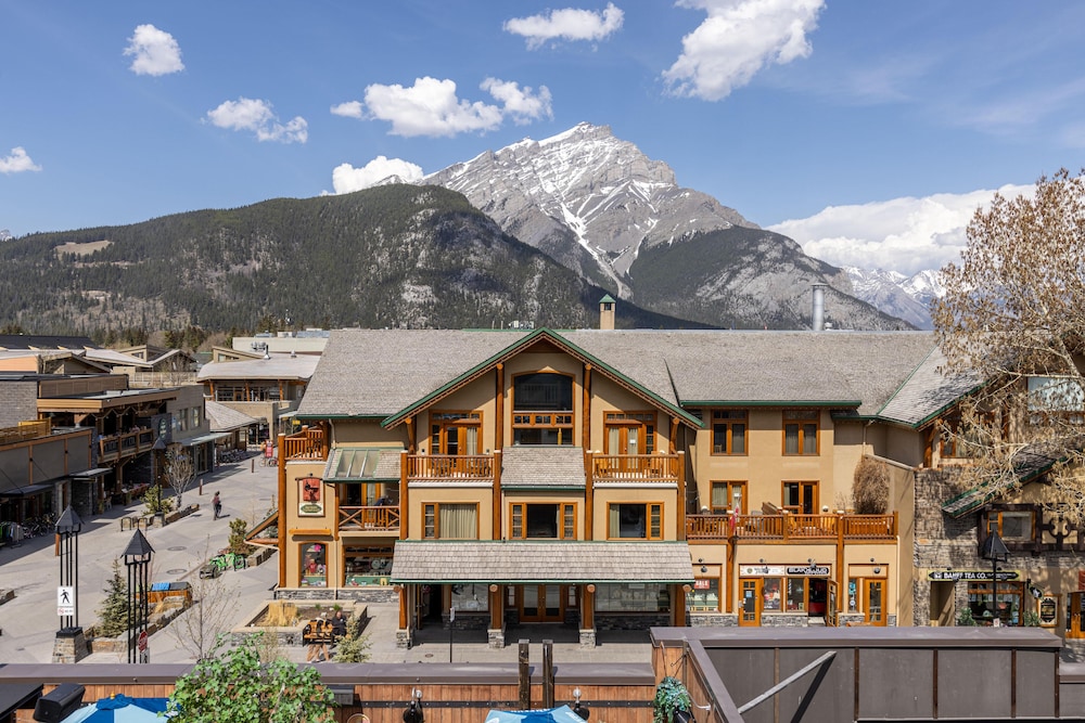Brewster Mountain Lodge 5/65
