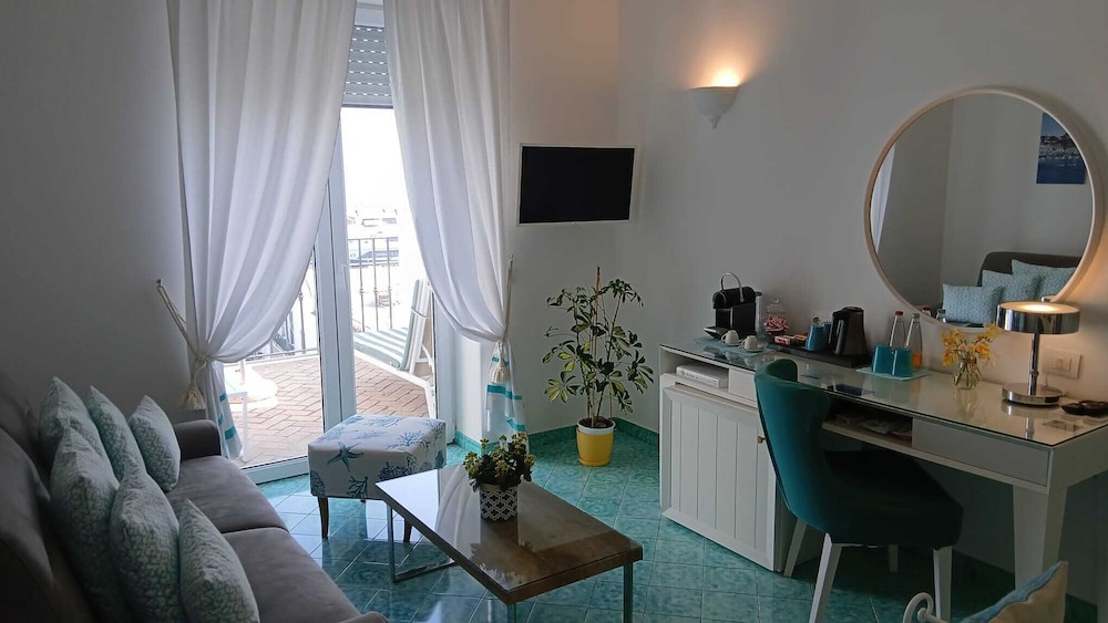 Relais Maresca Luxury Small Hotel 47/71