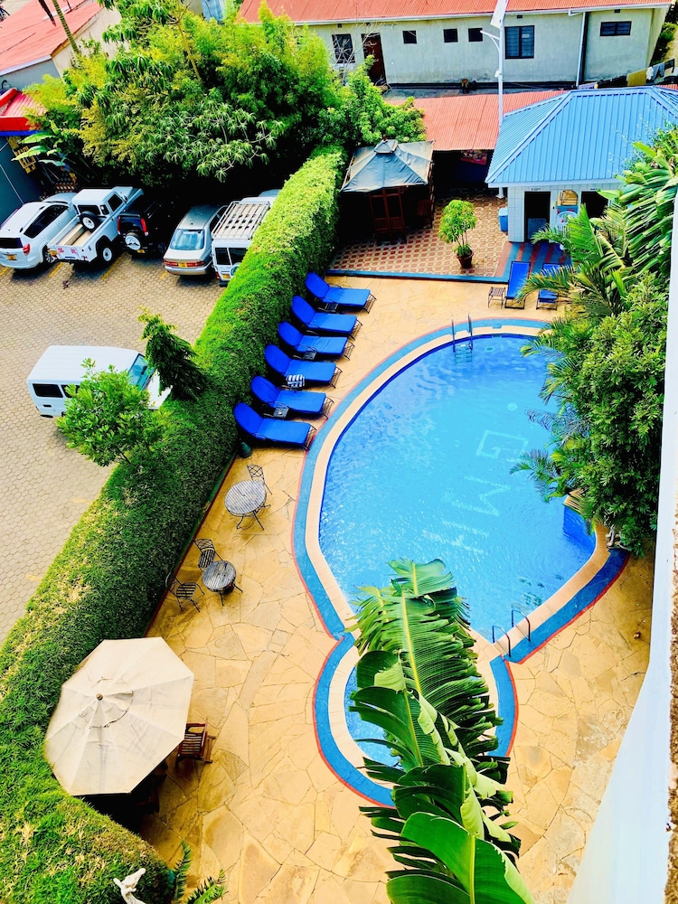 Green Mountain Hotel 45/48