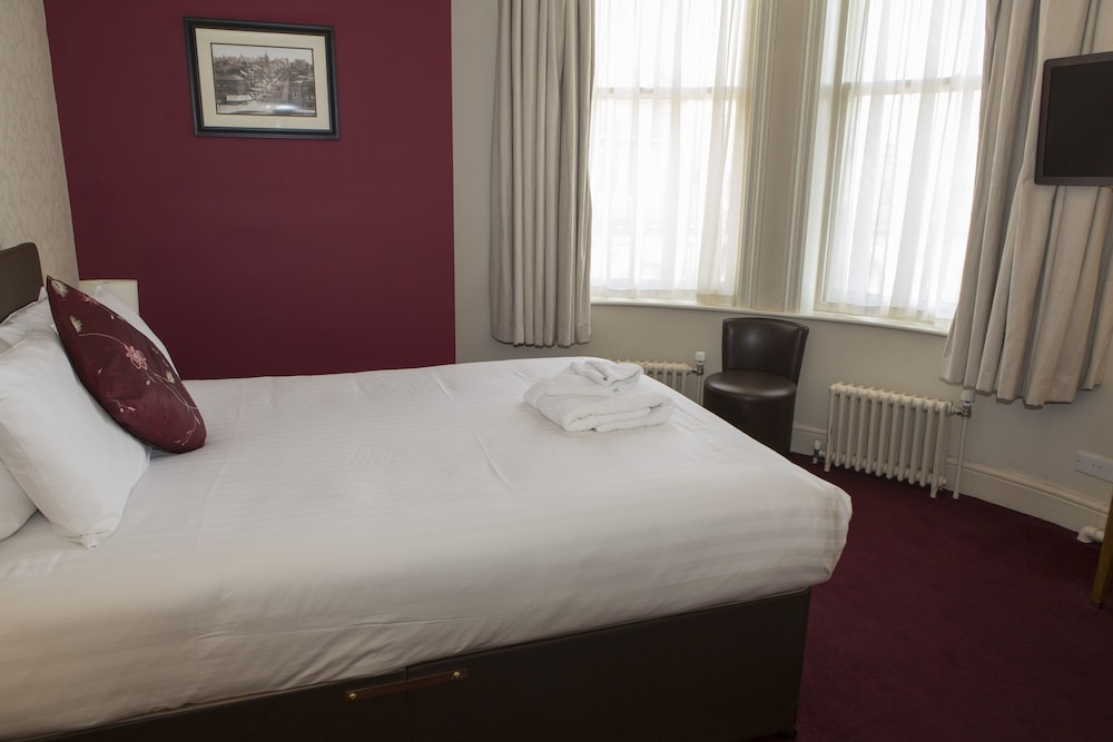 The Crown Hotel 16/74