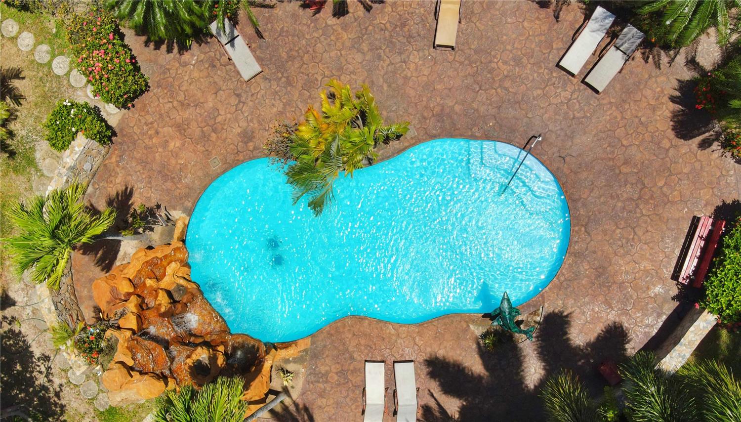 Clarion Suites Roatan at Pineapple Villas 24/46