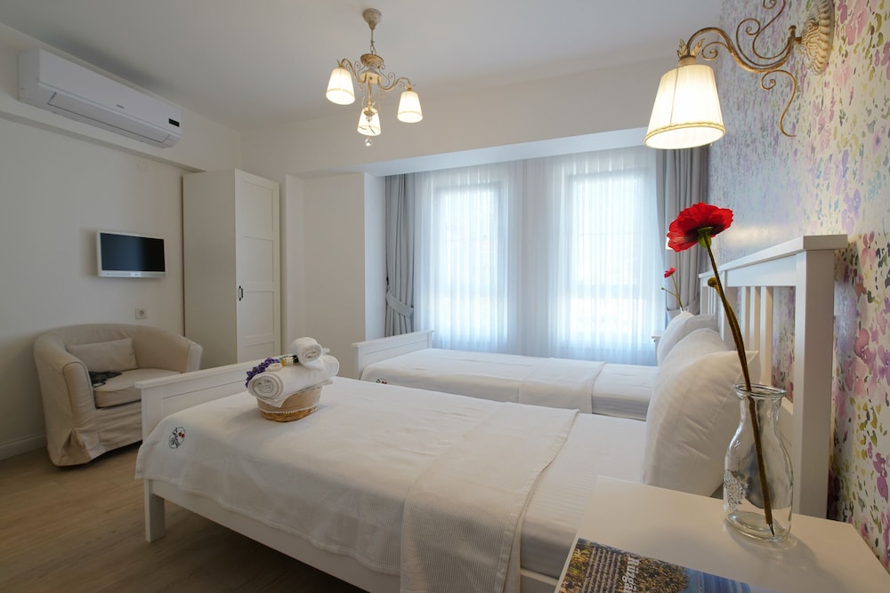 Gelincik Hotel 11/20