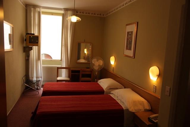 Hotel Modena 12/26