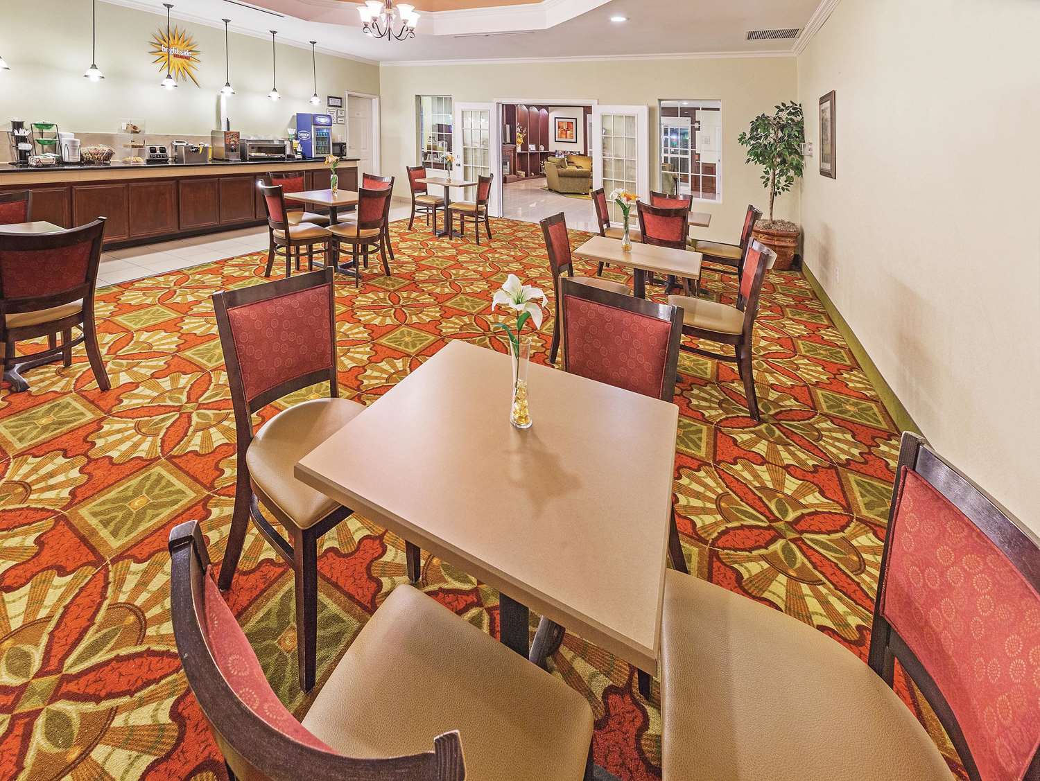 La Quinta Inn And Suites By Wyndham Columbus Tx 51/60