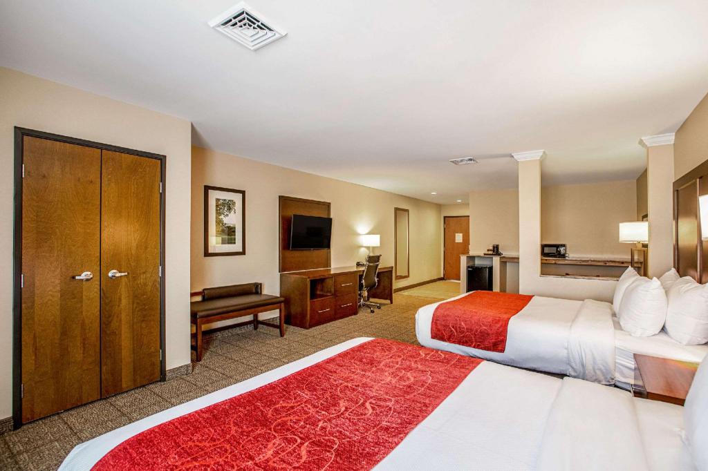 Upgrade, Suite, 2 Queen Beds