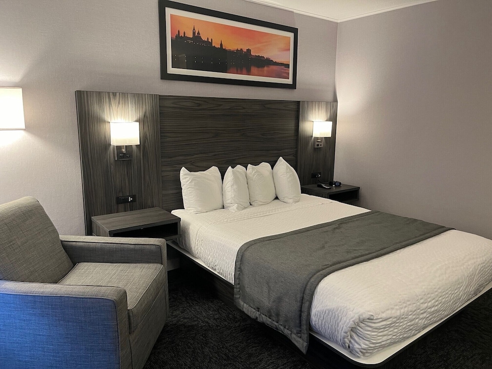 DELUXE, QUEEN BED