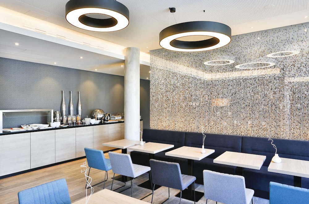 HOLIDAY INN EXPRESS STUTTGART - WAIBLINGEN 8/69