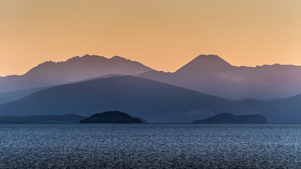 Sails On the Lake 44/49