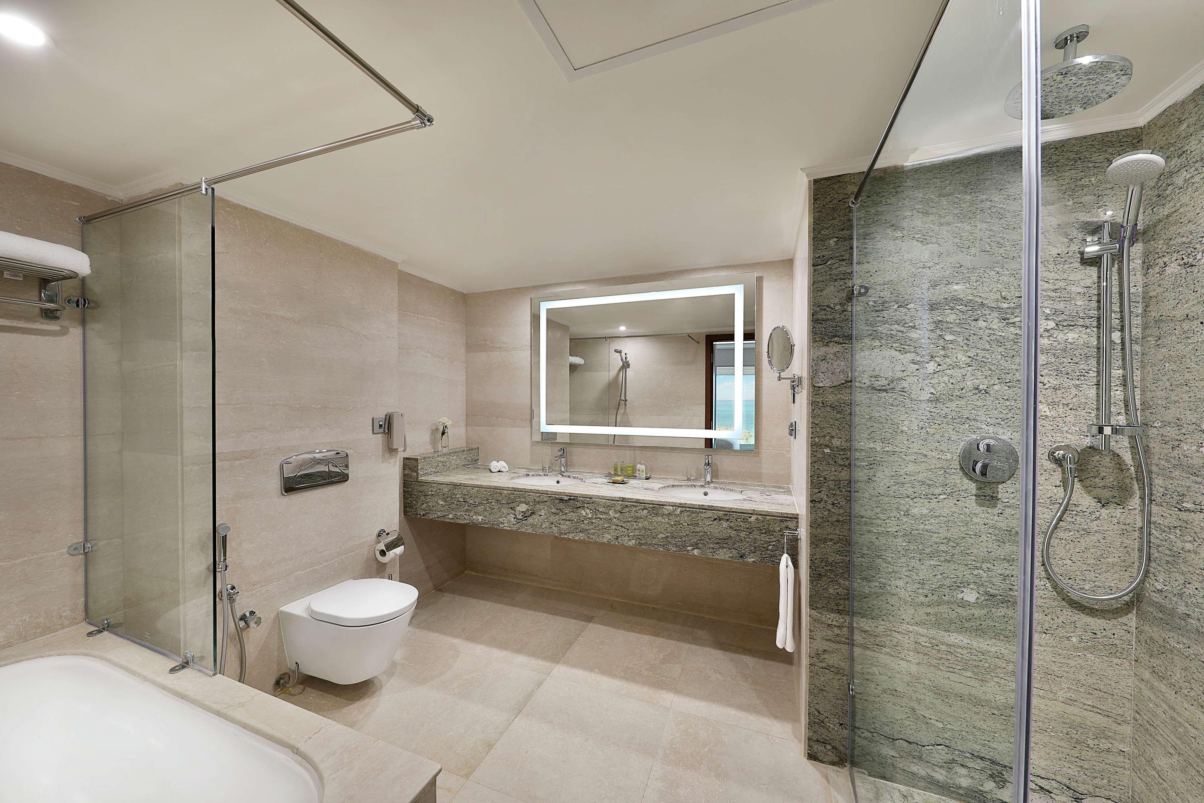Bay Suite, Blue, King Bed, Sea View