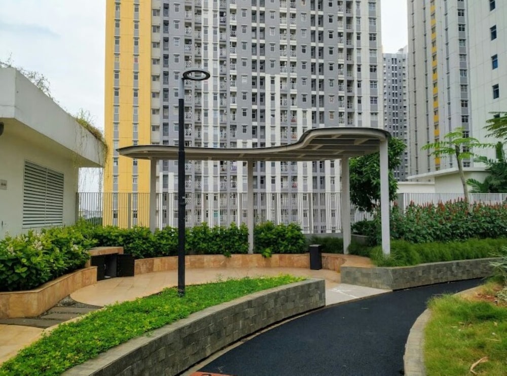 Springlake Apartment Summarecon by Veeroom by ZUZU 35/42