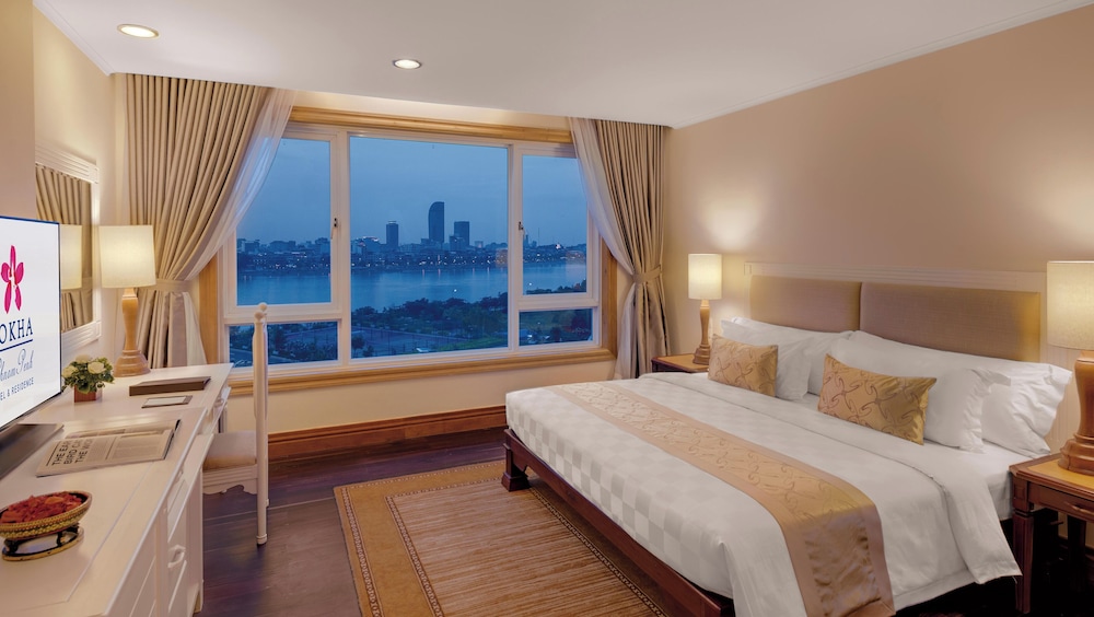 EXECUTIVE, SUITE
