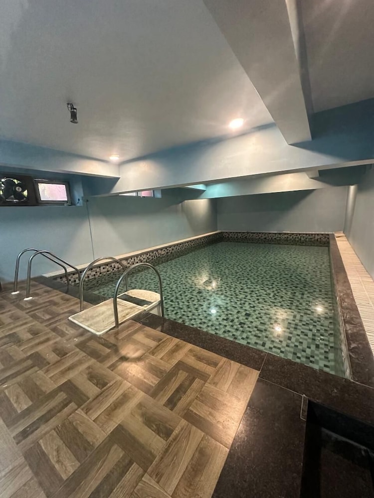 Hotel Mount Regency 47/67