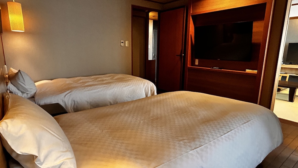 Japanese Western, Twin Beds