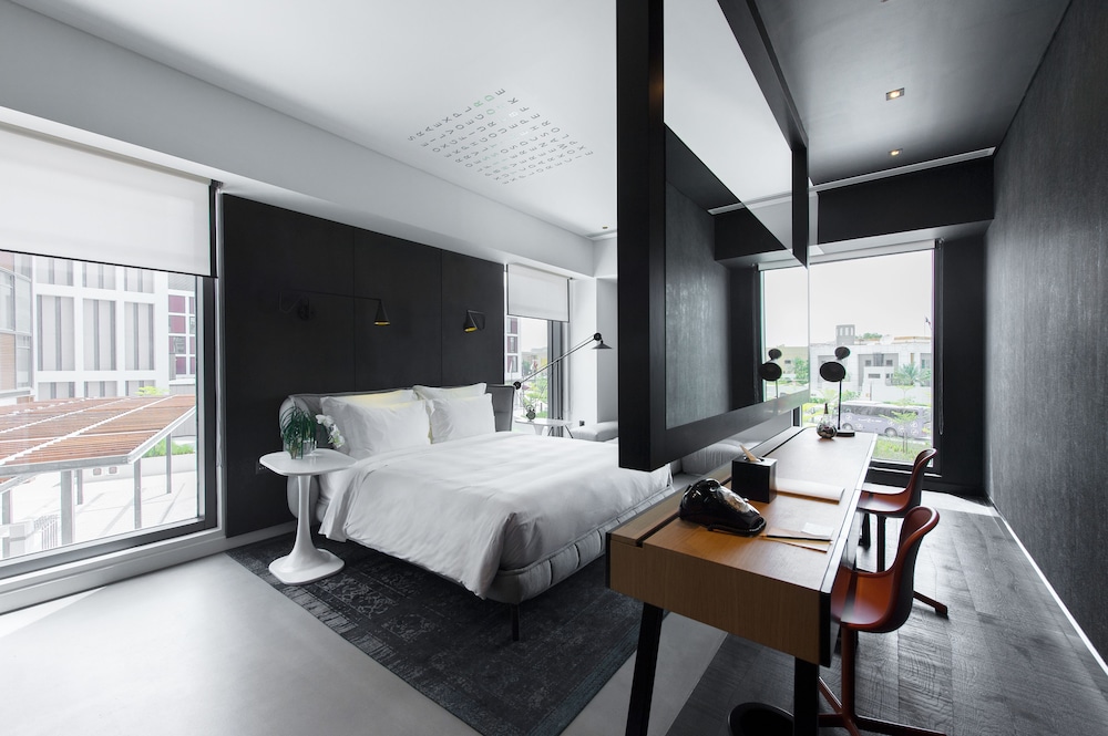 PREMIUM, KING BED