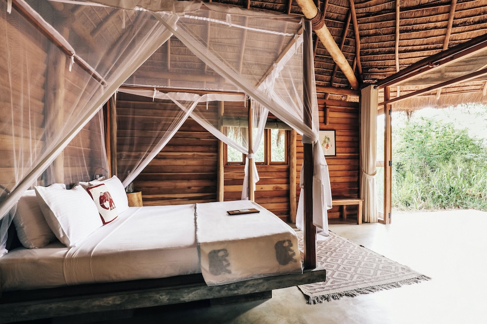 Wild Glamping Gal Oya 10/50