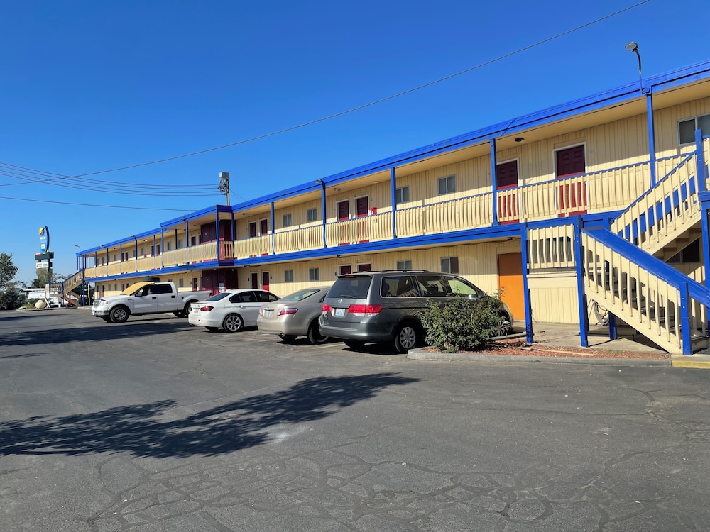 Motel Oasis Inn 46/56