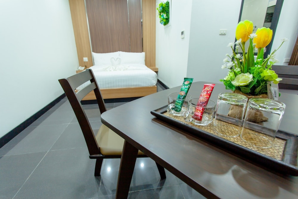 Thanburi Hotel 35/35