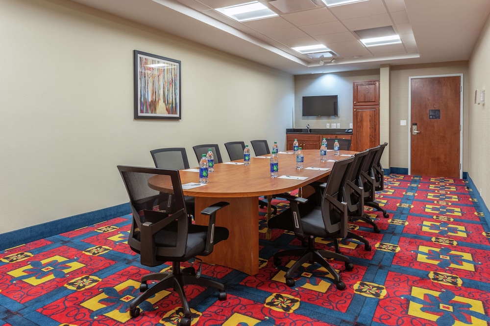 Hampton Inn Jefferson City at Capital Mall 41/43