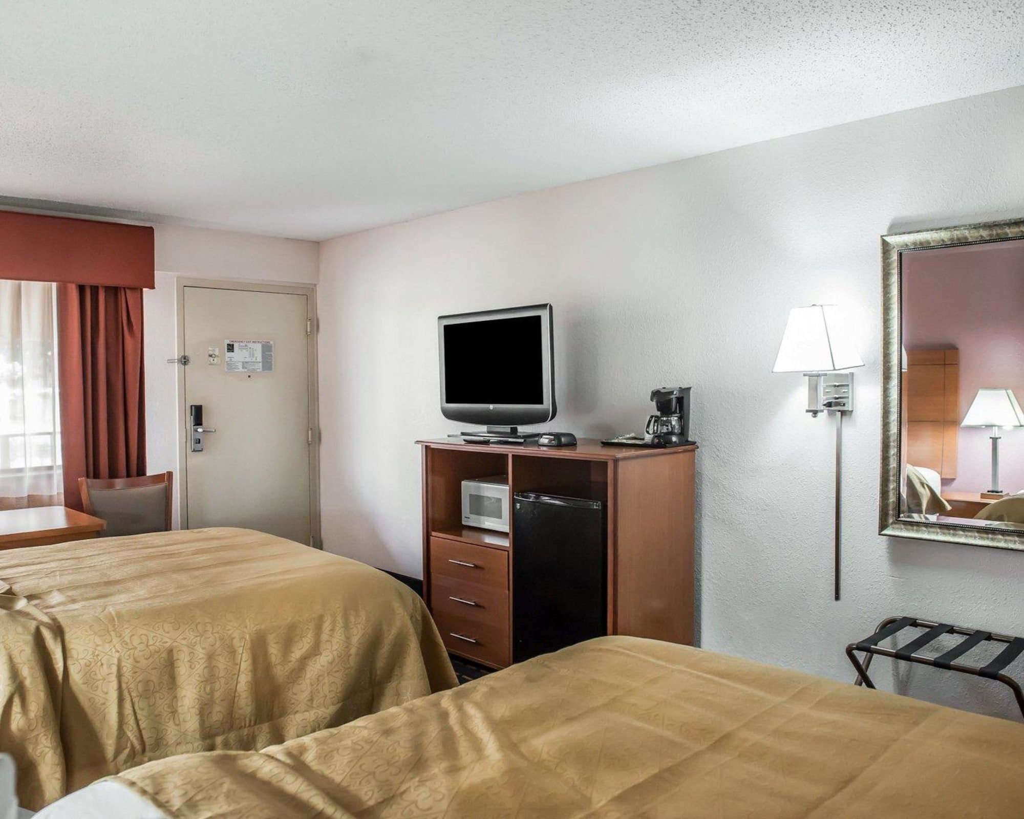 غرفة بسريرين مزدوجين لذوي الإعاقة، Quality Inn Marianna 4/4