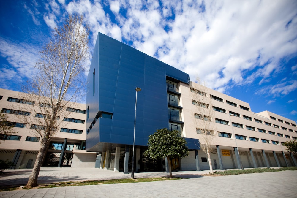 Villa Alojamiento Y Congresos 4/50
