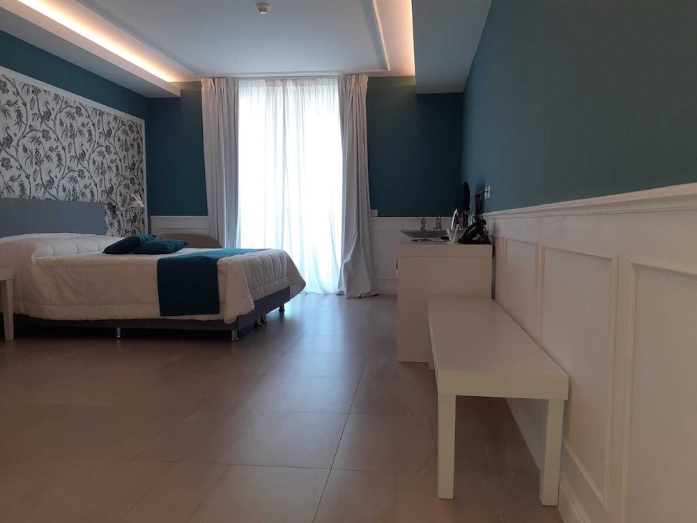 Bianco Riccio Suite Hotel 55/79