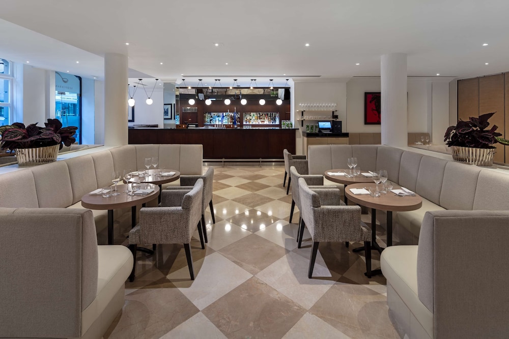 Radisson Blu Hotel, London Tottenham Court Road 36/49