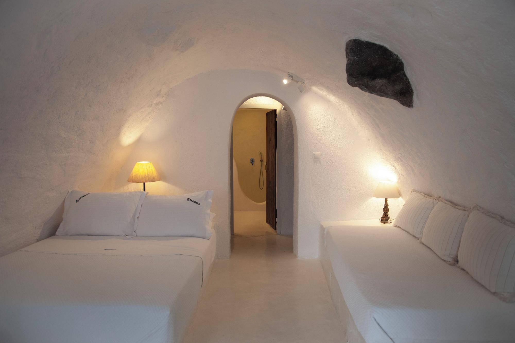 Cave, Superior, Suite, Caldera View, Hot Tub