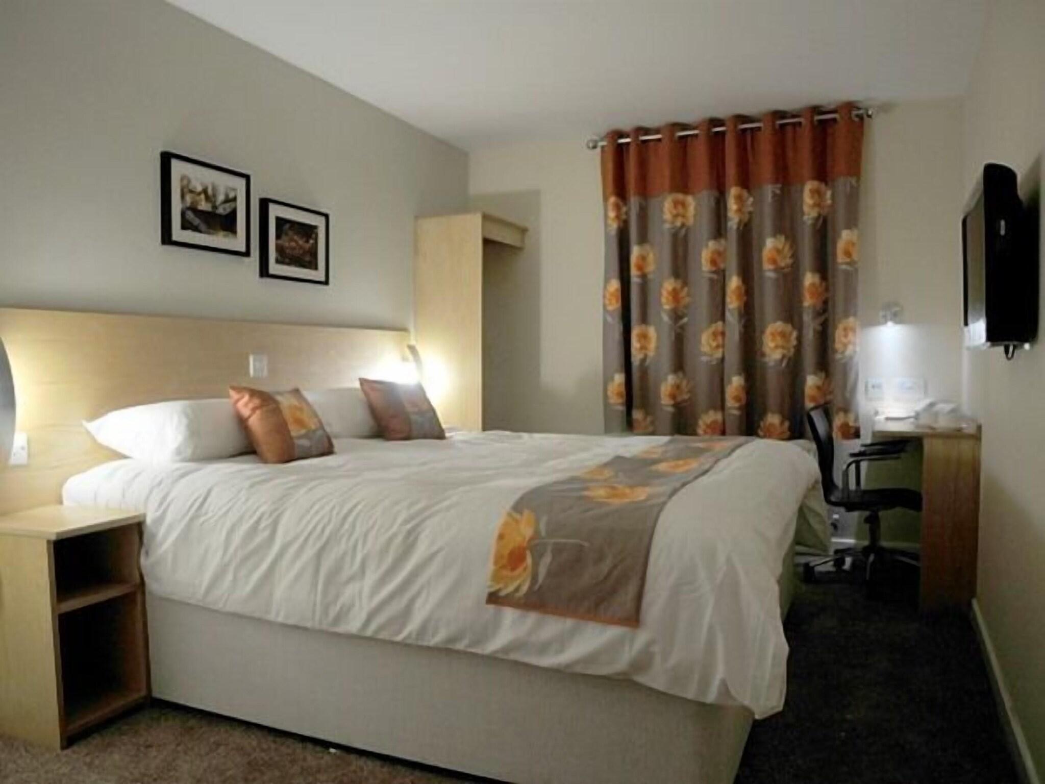Royal George Hotel 11/25