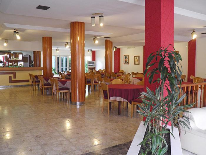 Hotel Morales 29/40