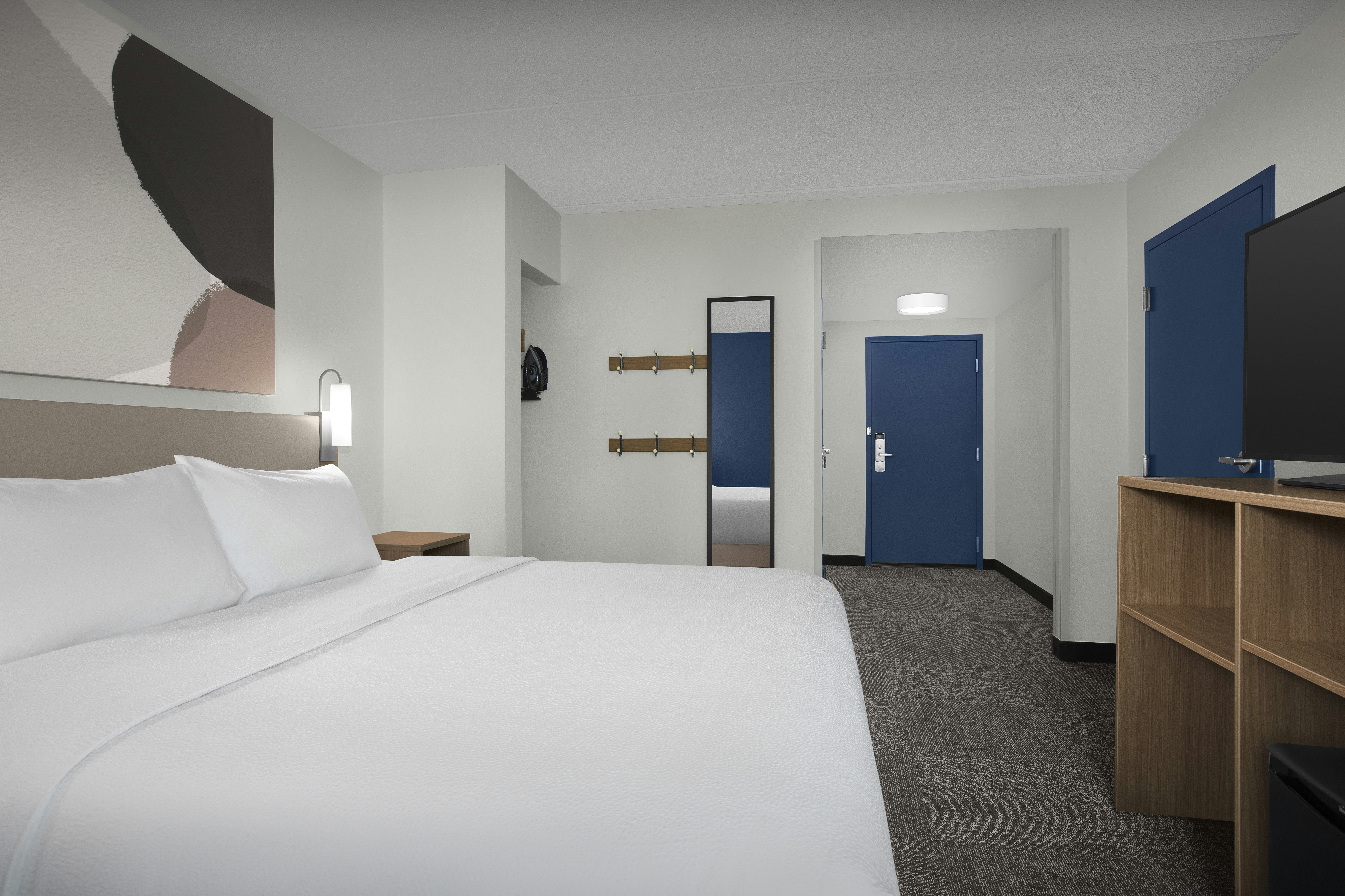 Room, King Bed, Sofa, Accessible, Spark by Hilton San Antonio Airport 2/3