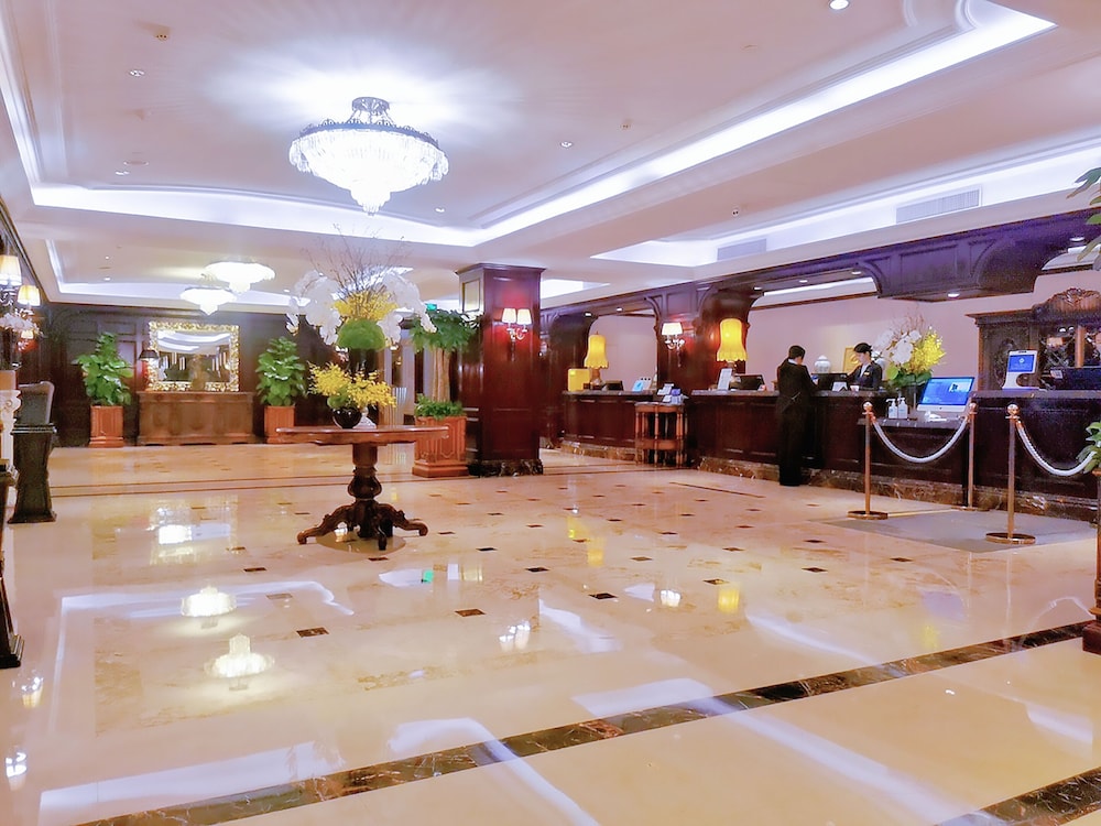 Royal Grace Hotel 6/49