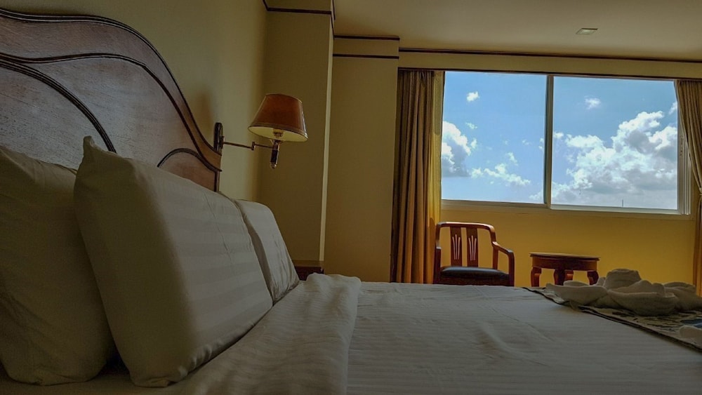 Morakot Hotel Chumphon 25/66