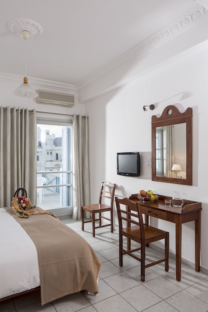 Acteon Hotel 43/52