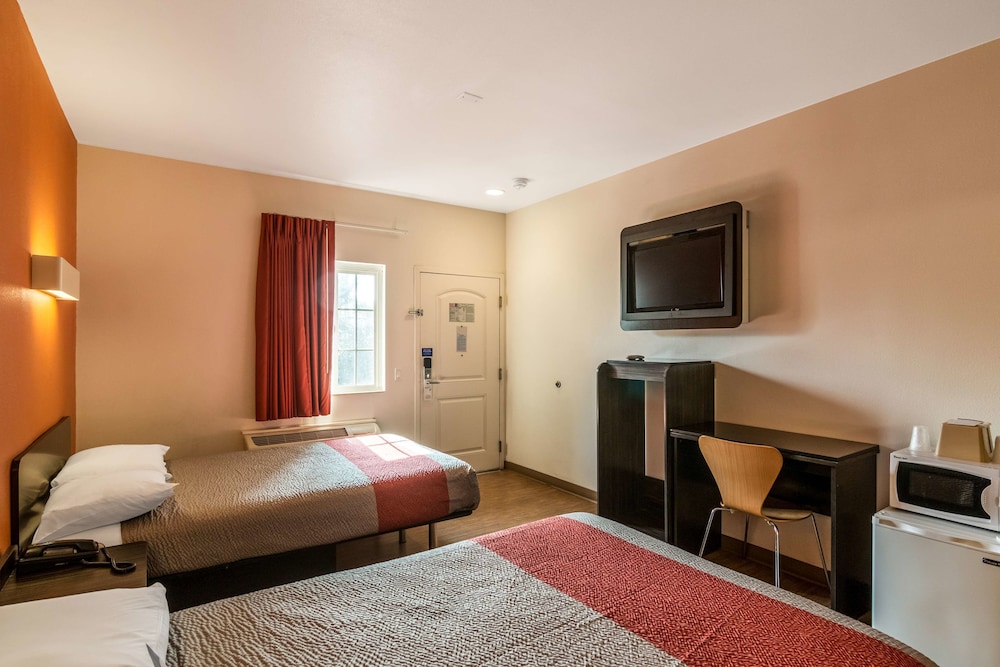 Motel6 Bell Gardens, CA - Los Angeles 19/38