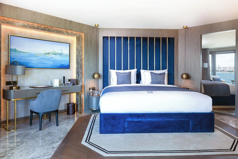 SUITE, KING BED, QUEEN BED, SEA VIEW, SOFA