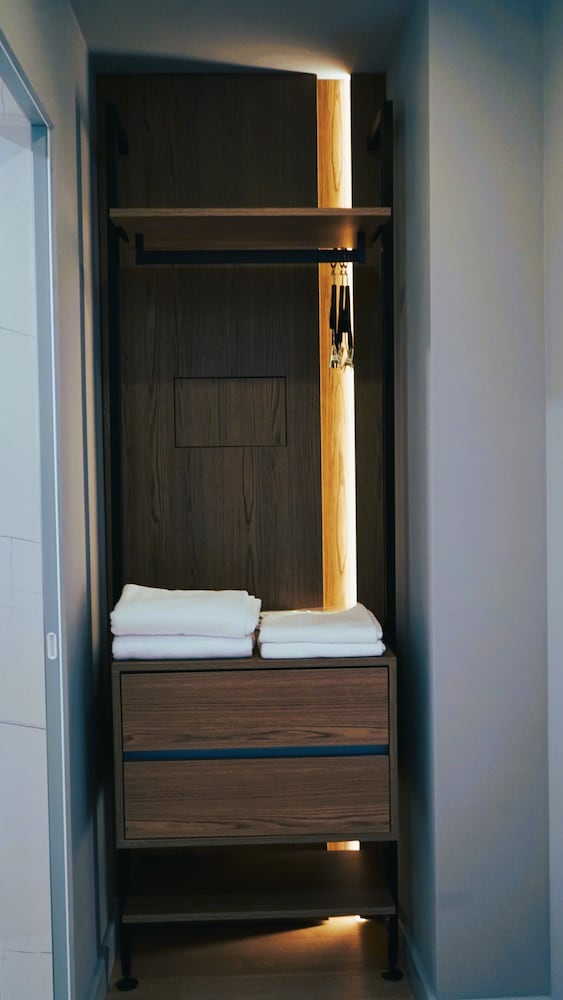 Arbnor Hotel 12/50