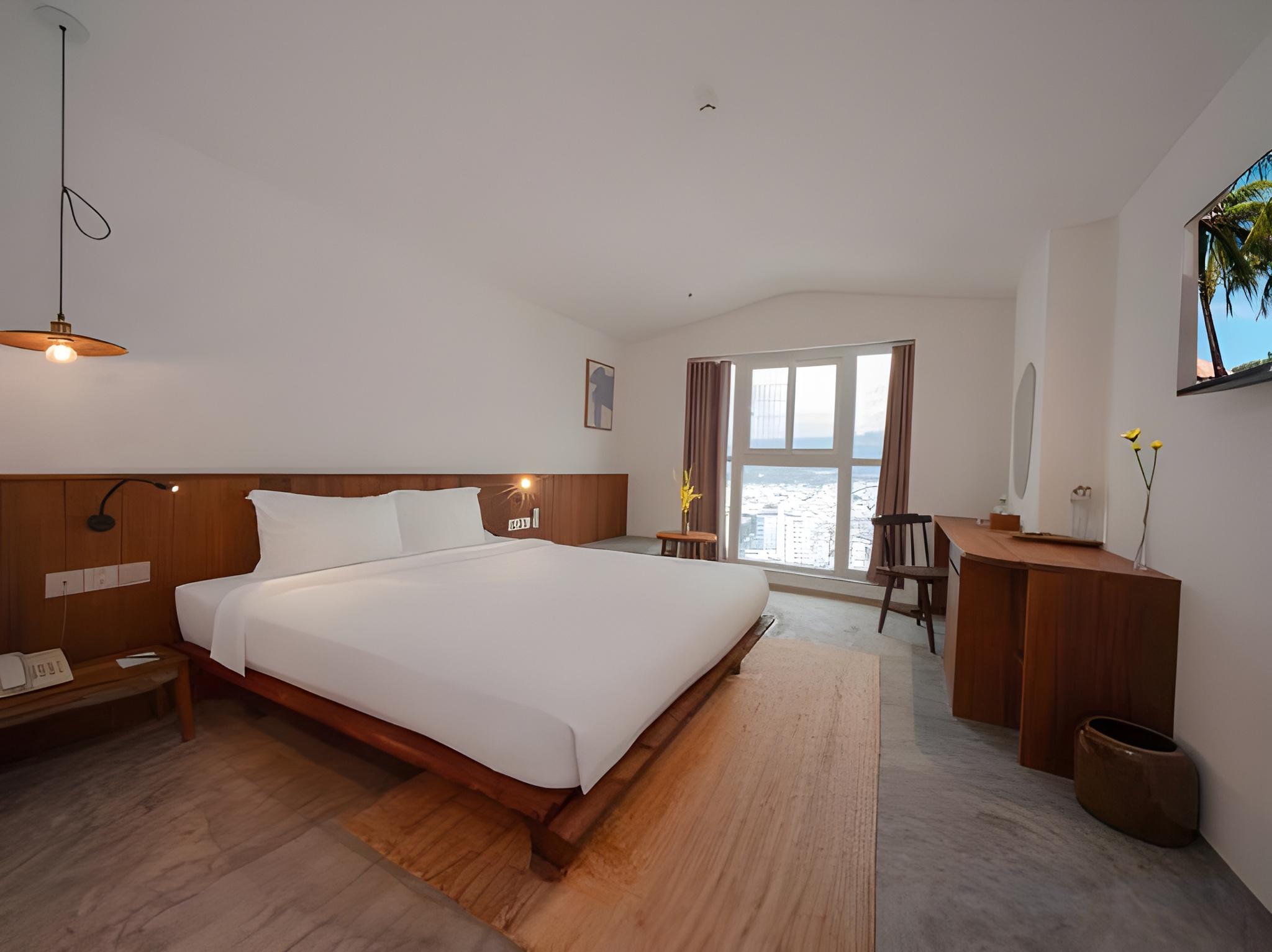 Rustic, Double Bed, City View