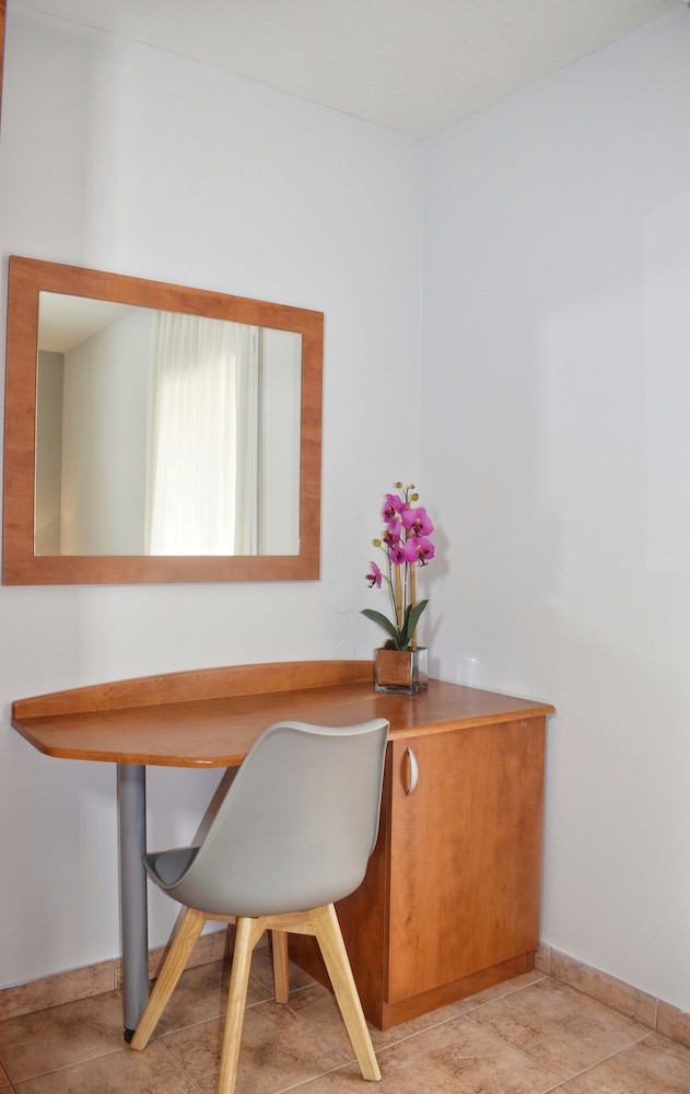 Matilde Beach Resort 4/50